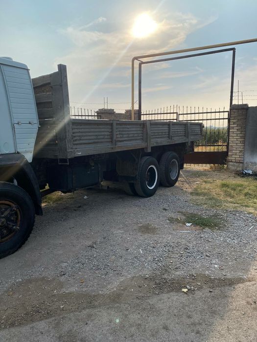 Продаётся КамАЗ бортовой тентовый