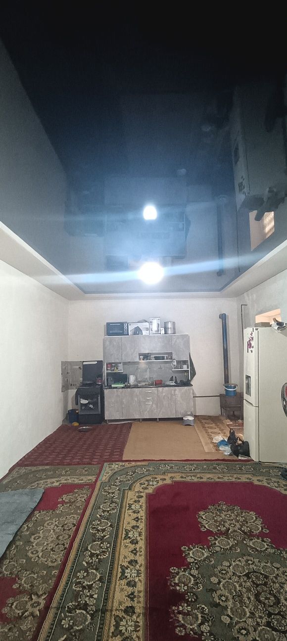 Hovli sotiladi 4 sotik kadastri bor svet gaz suv,  WiFi bor