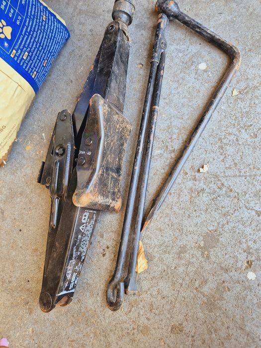 Крик за Мерцедес, Форд от 30 лв