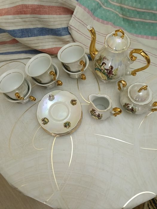 Продам чайный сервиз Мадонна