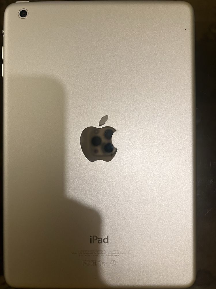 iPad Mini 1 (WiFi) / 16GB