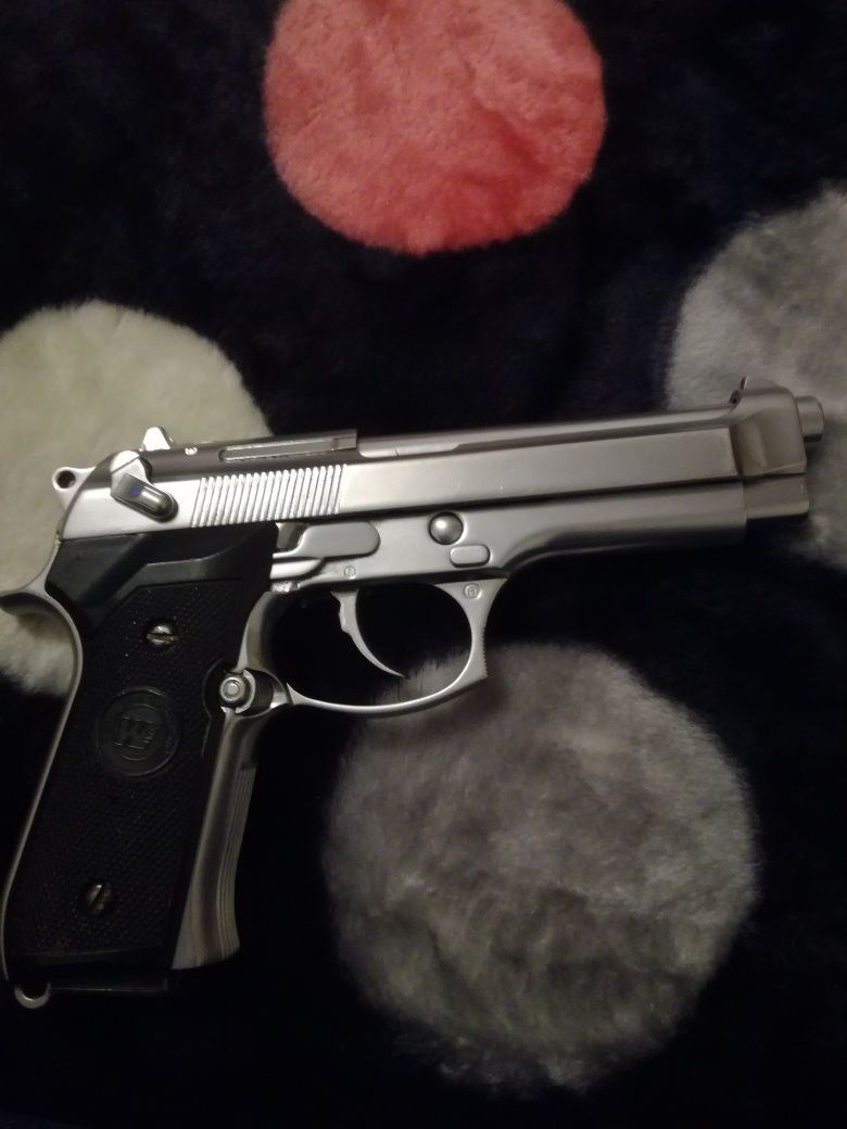 Pistol Berette m92
