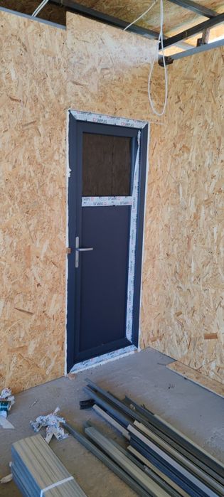 Termopane și Rulouri Exterioare