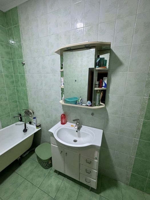 Срочно продам тумбу с раковиной