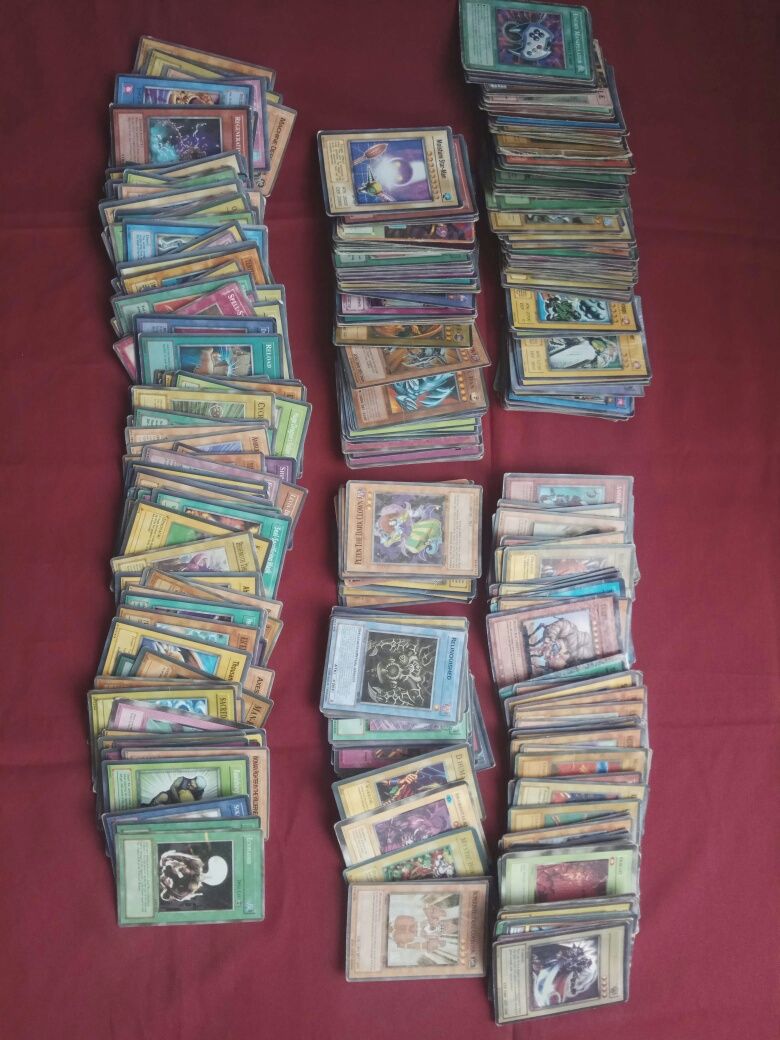 Продавам карти Yu-Gi-Oh! около 378 броя+FORTNITE, STAR WARS