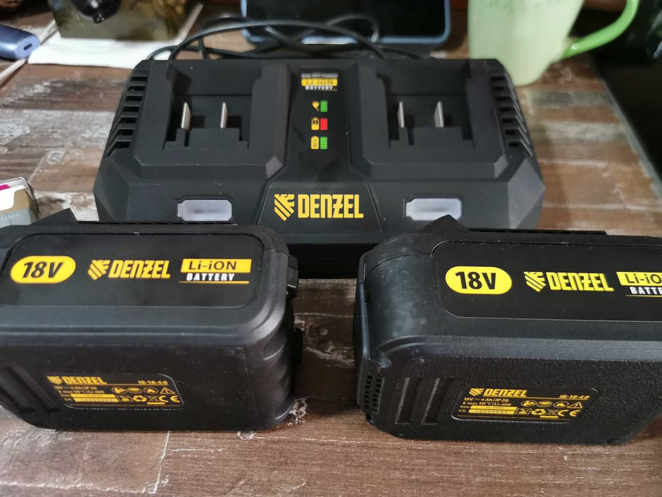 Комплект Denzel Li-ion акумулаторни батерии 18V+станция за зареждане