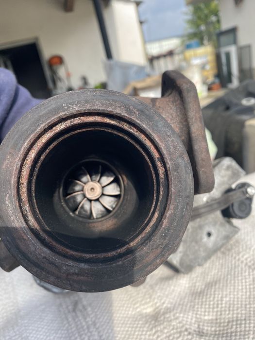 Vand turbo bmw E60 sau F 10 2010-2012 motor 2 litri motor N47