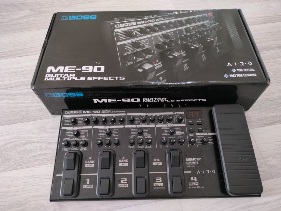 Гитарный процессор Boss me-90