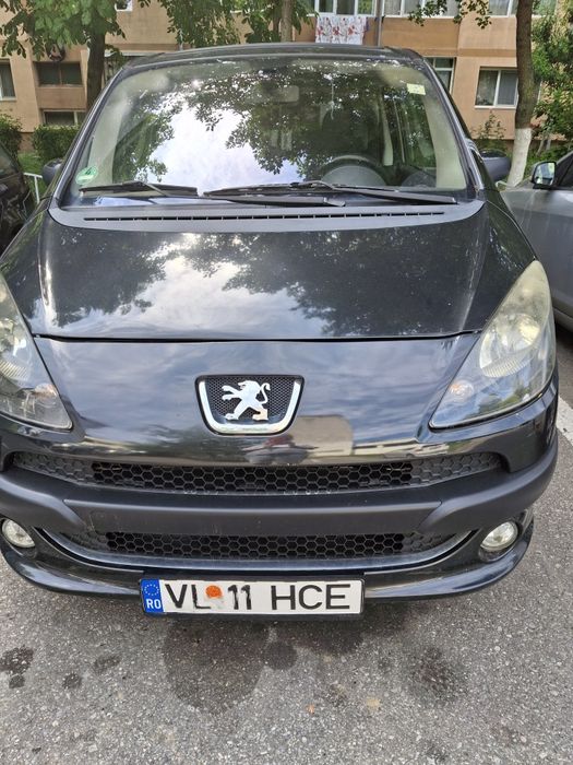 Vând Peugeot 1007 automata,  an fabricație 2005, km 146000,motor 1,6