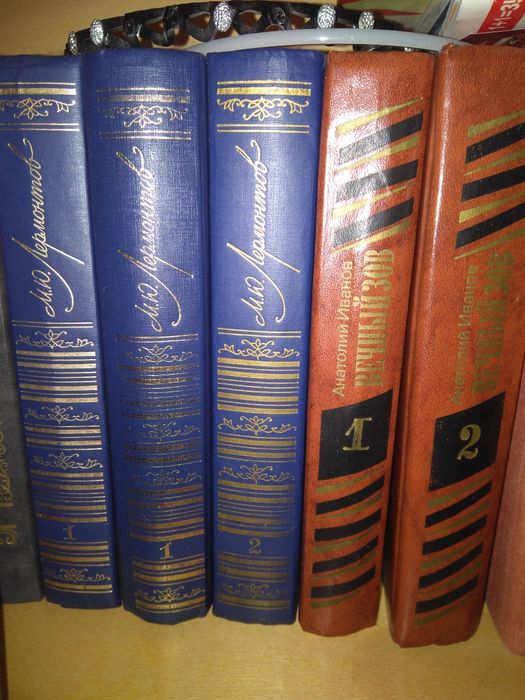 Продам книги в отличном состоянии.