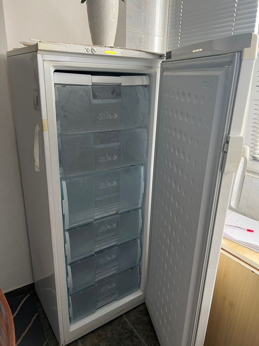 Фризер beko с шест чекмеджета