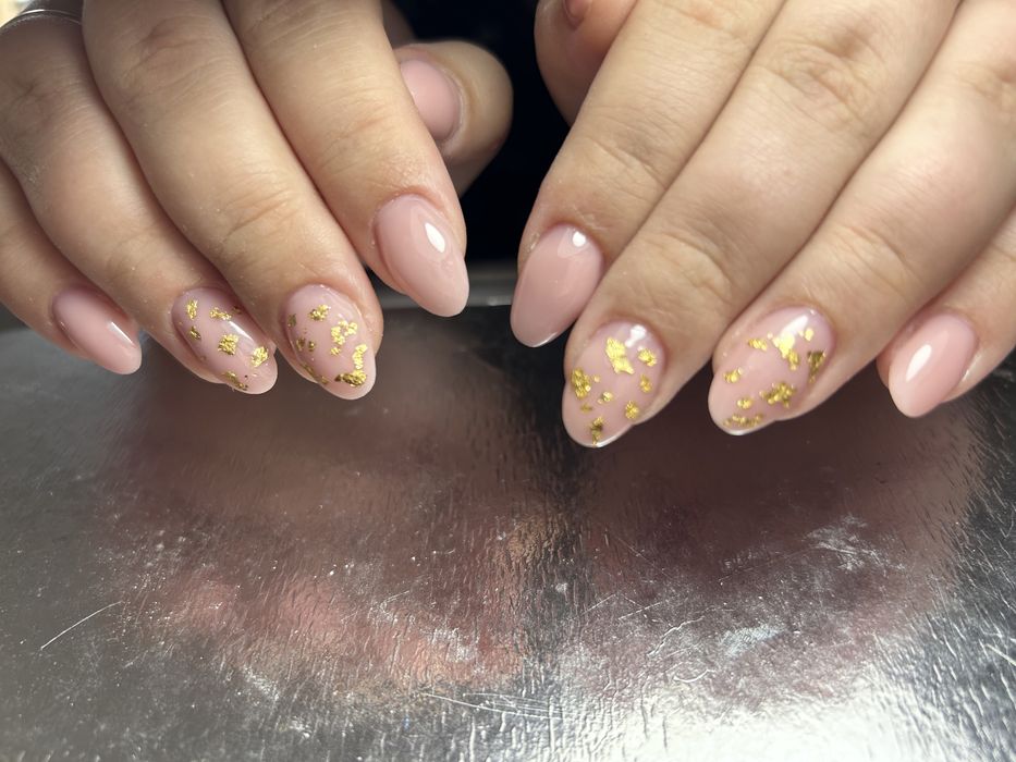 Наращивание ногтей