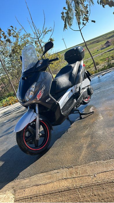Vand sau schimb yamaha xmax 250