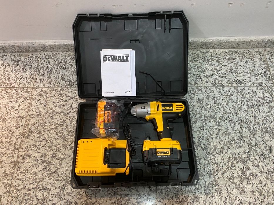 Гайковерт безч. 18V 2-ск. 360Nm 1/2" 2x4Ah /Гайковерт 36V, Dewalt