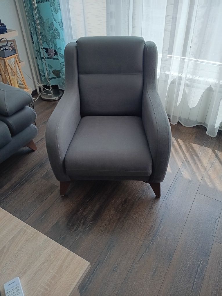 Продавам 2 броя кресла