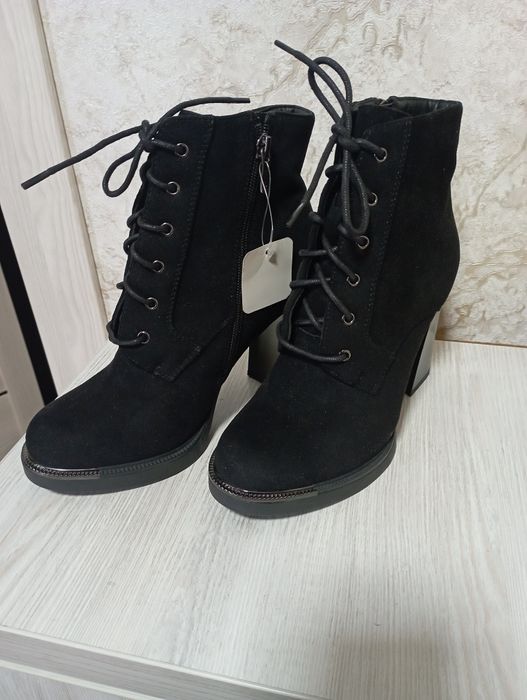 Замшевые сапожки