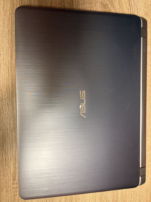 Продавам: Asus VivoBook 15 + клавиатура и мишка на GXT