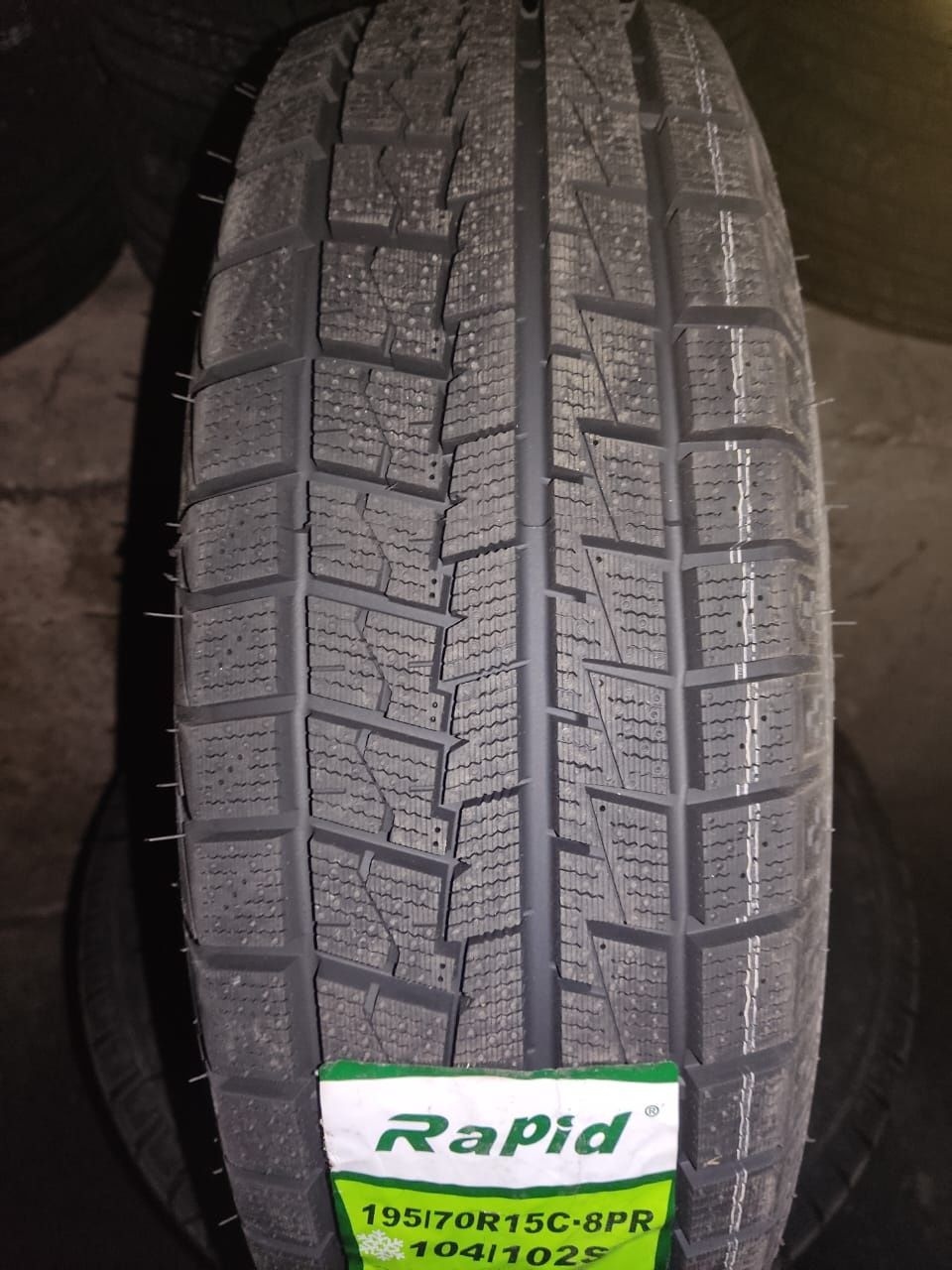 Rapid 195/70R15C Freeze S1