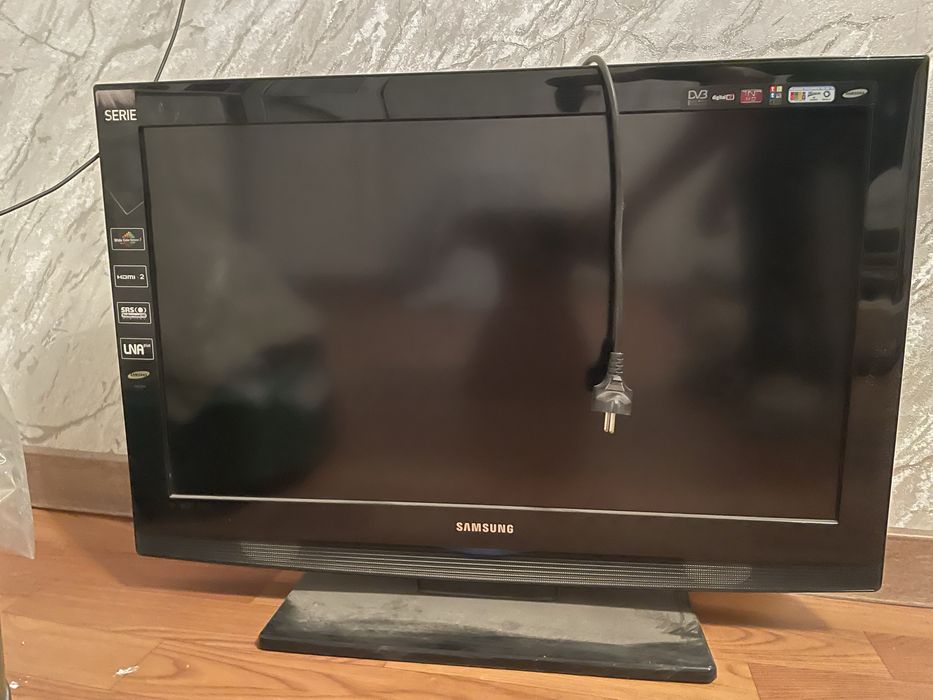 Телевизор samsung