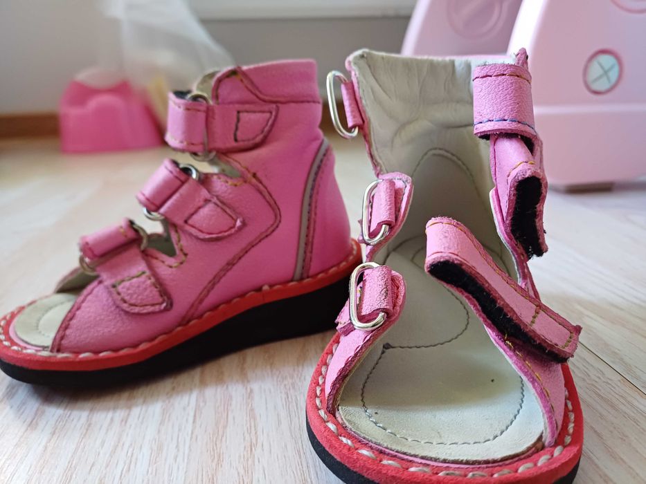 Sandale ortopedice cu supinație și talonet