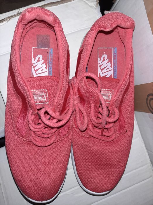 Tenisi Converse diferite culori si modele