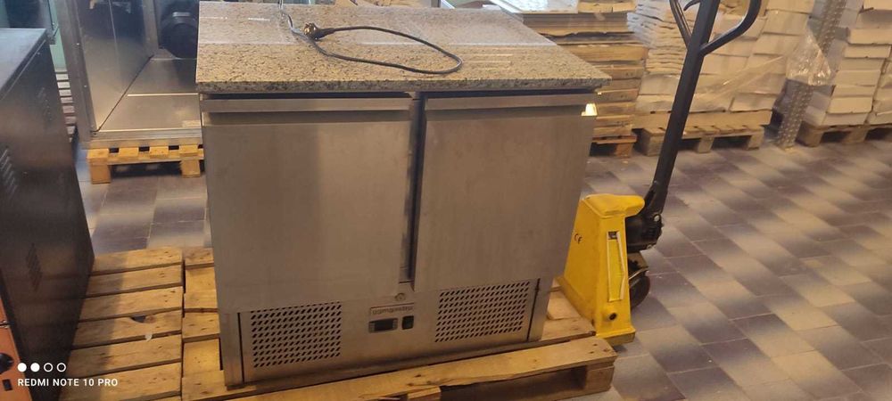 хладилна маса с плот