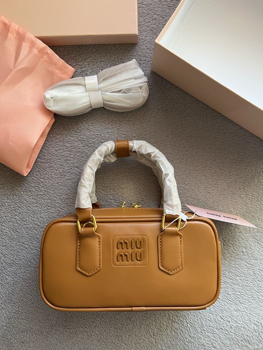 Дамска кафява чанта естествена кожа