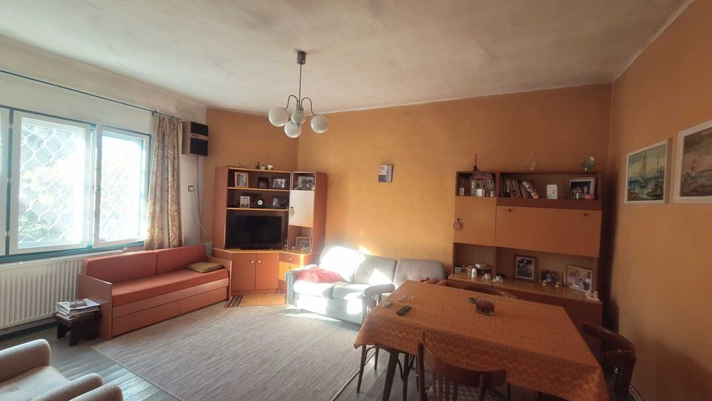 продавам къща в село Осеново