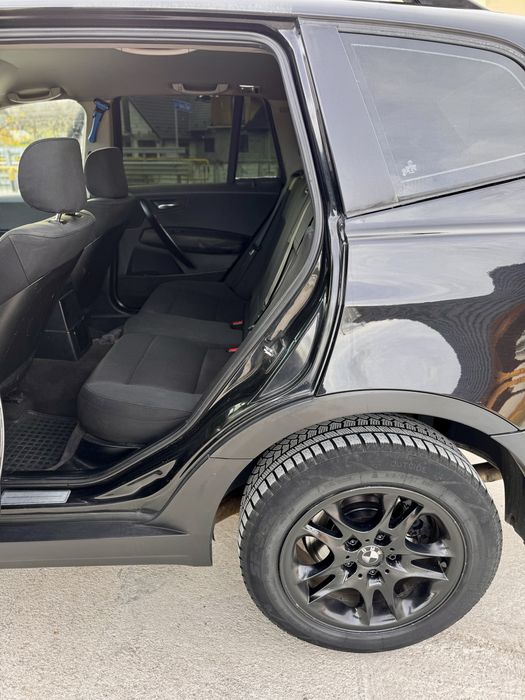 Bmw x3 - 2.0d 150 cp - x drive - volan m - navi mare - faruri xenon