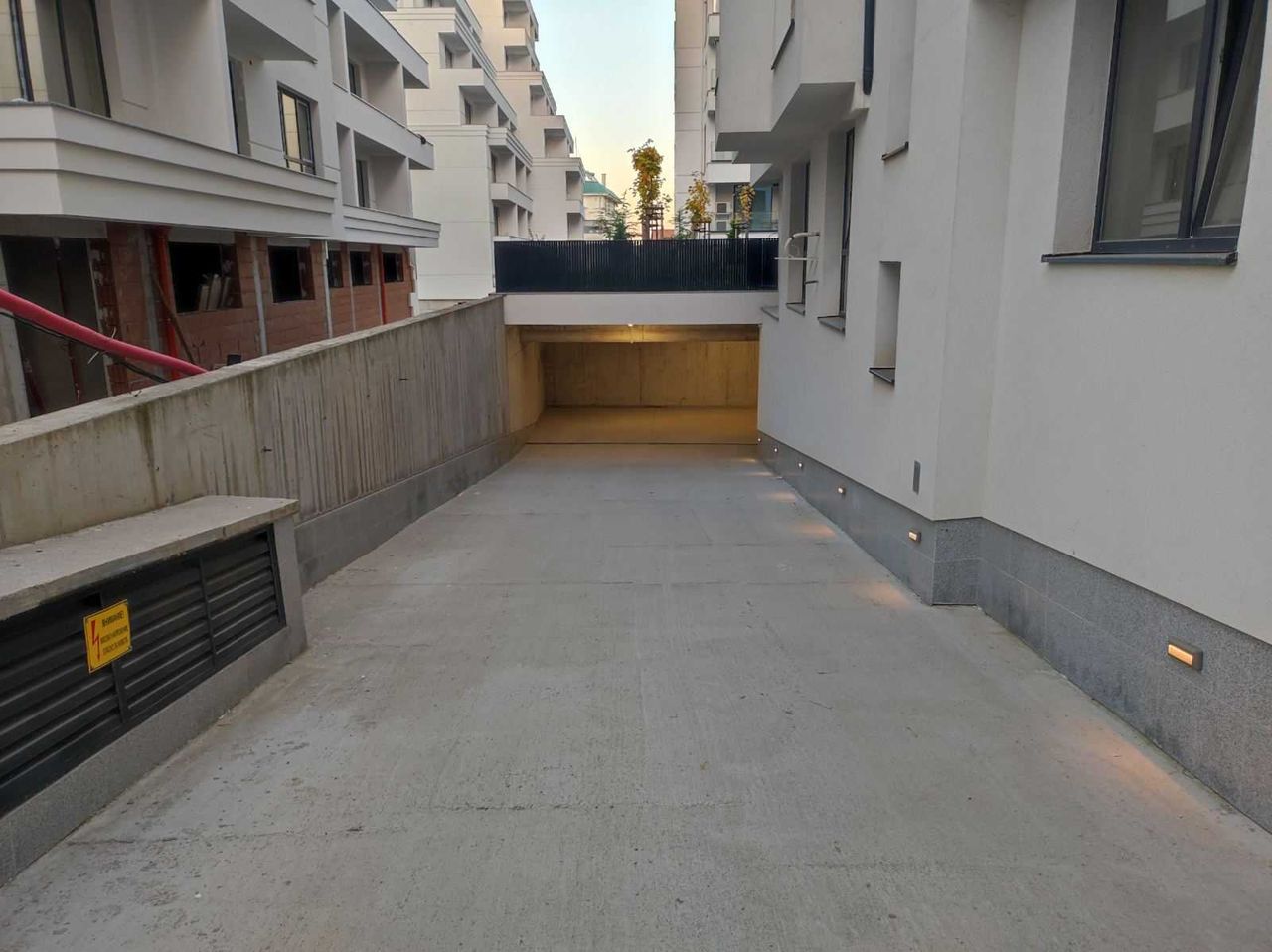 Дава се под наем Гараж / Паркомясто в София, Овча купел - 28 кв.м за 127.5 € - Снимка #8
