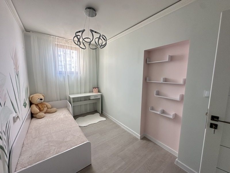 Дизайнерски 3- стаен апартамент Кръстова Вада