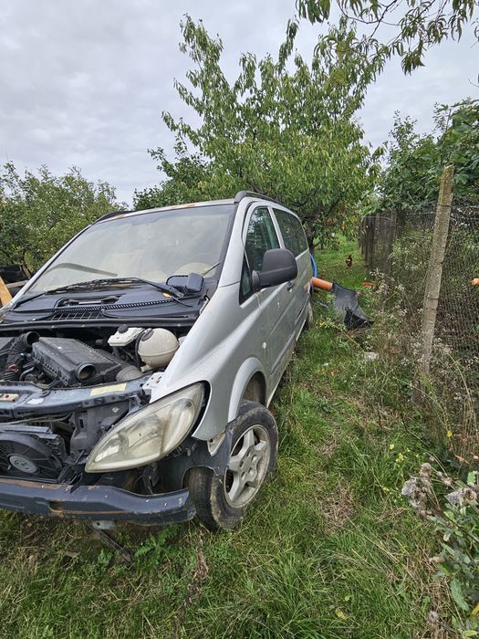 Vând Mercedes vito