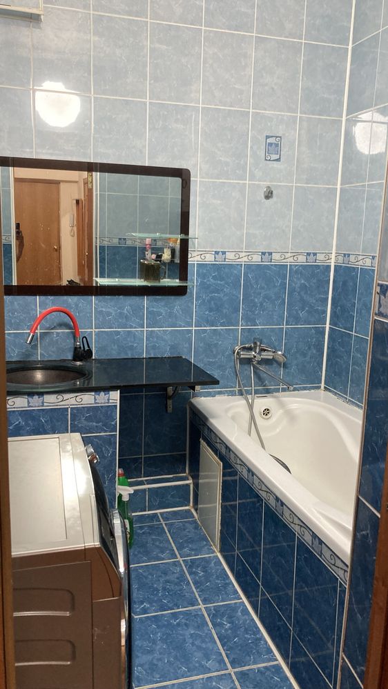 Продам 4 комнатную улучшенную квартиру в центре