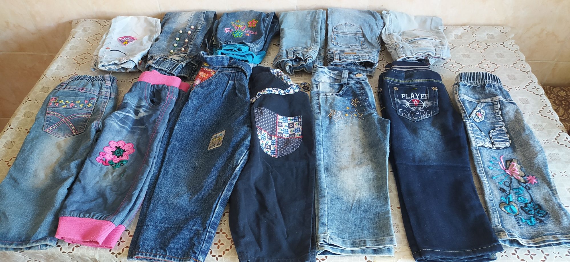 Продам джинсы для девочек и мальчиков по 500 тенге