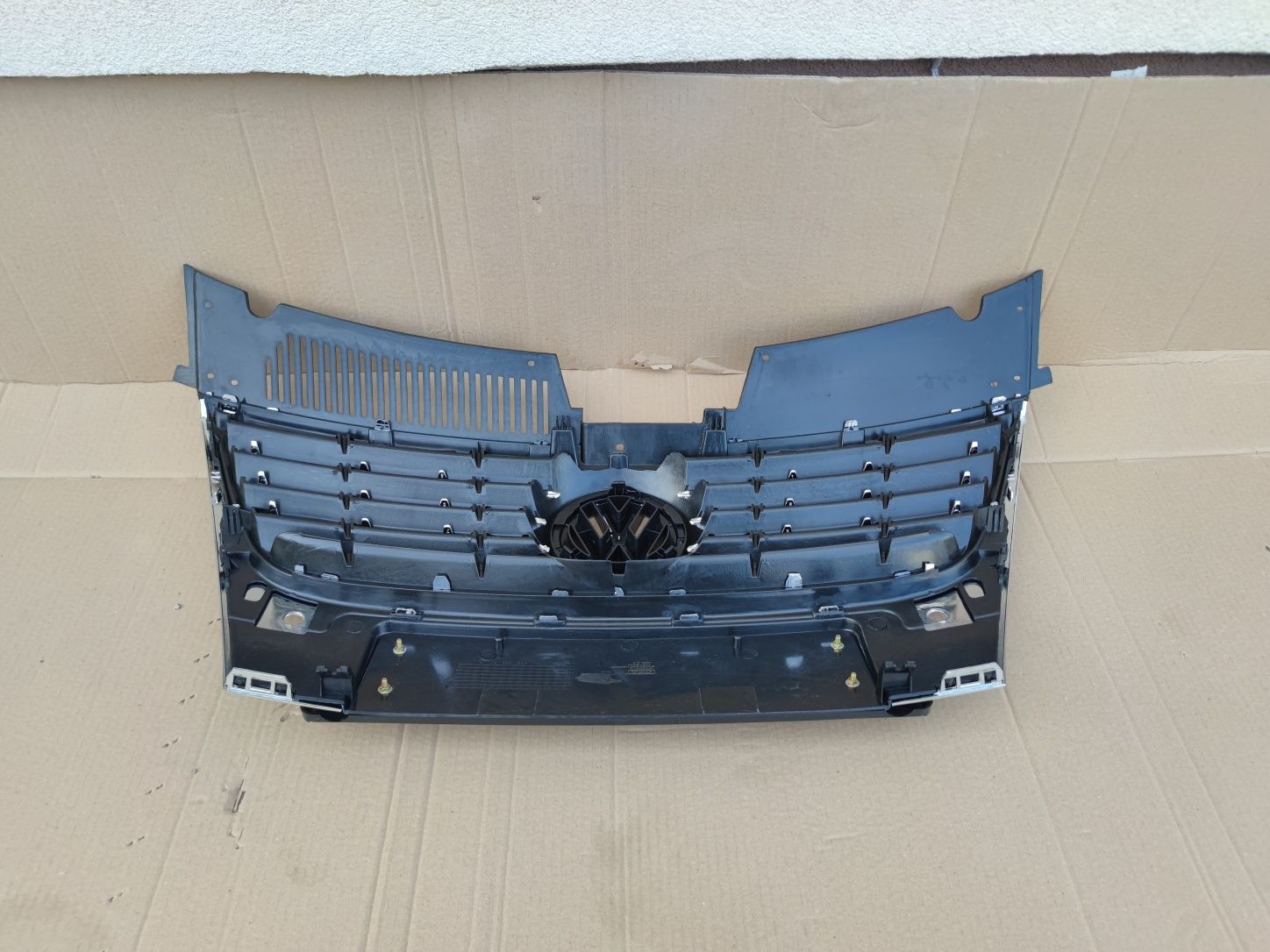 Grila centrala Vw Passat B6 HIGHLINE cu senzori parcare completa
