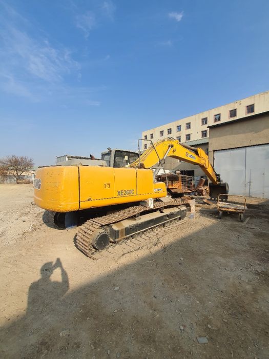 Экскаватор XCMG XE260C