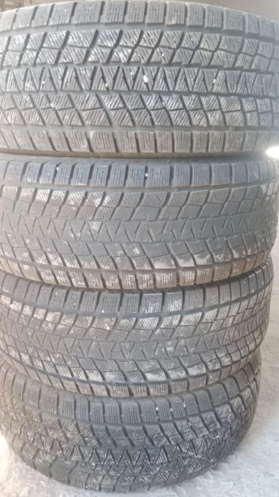 Баллон в отличном состоянии зимний 265/65R 17