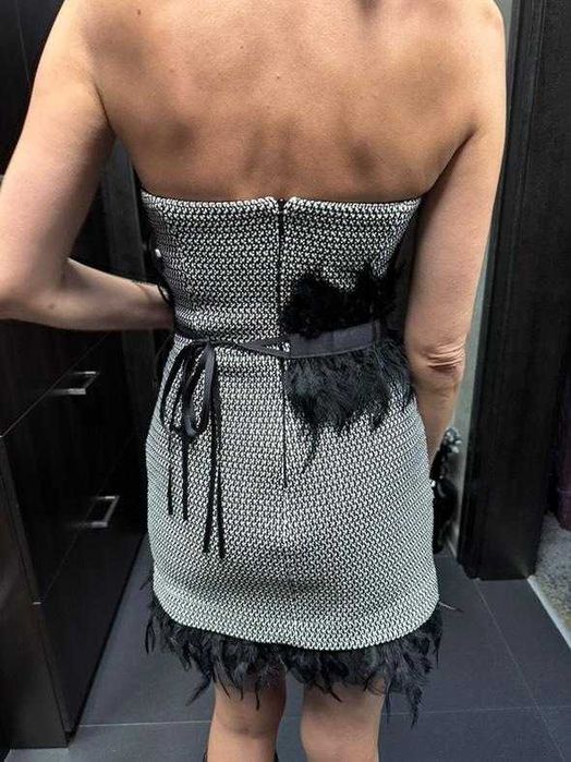 Страхотна рокля avin