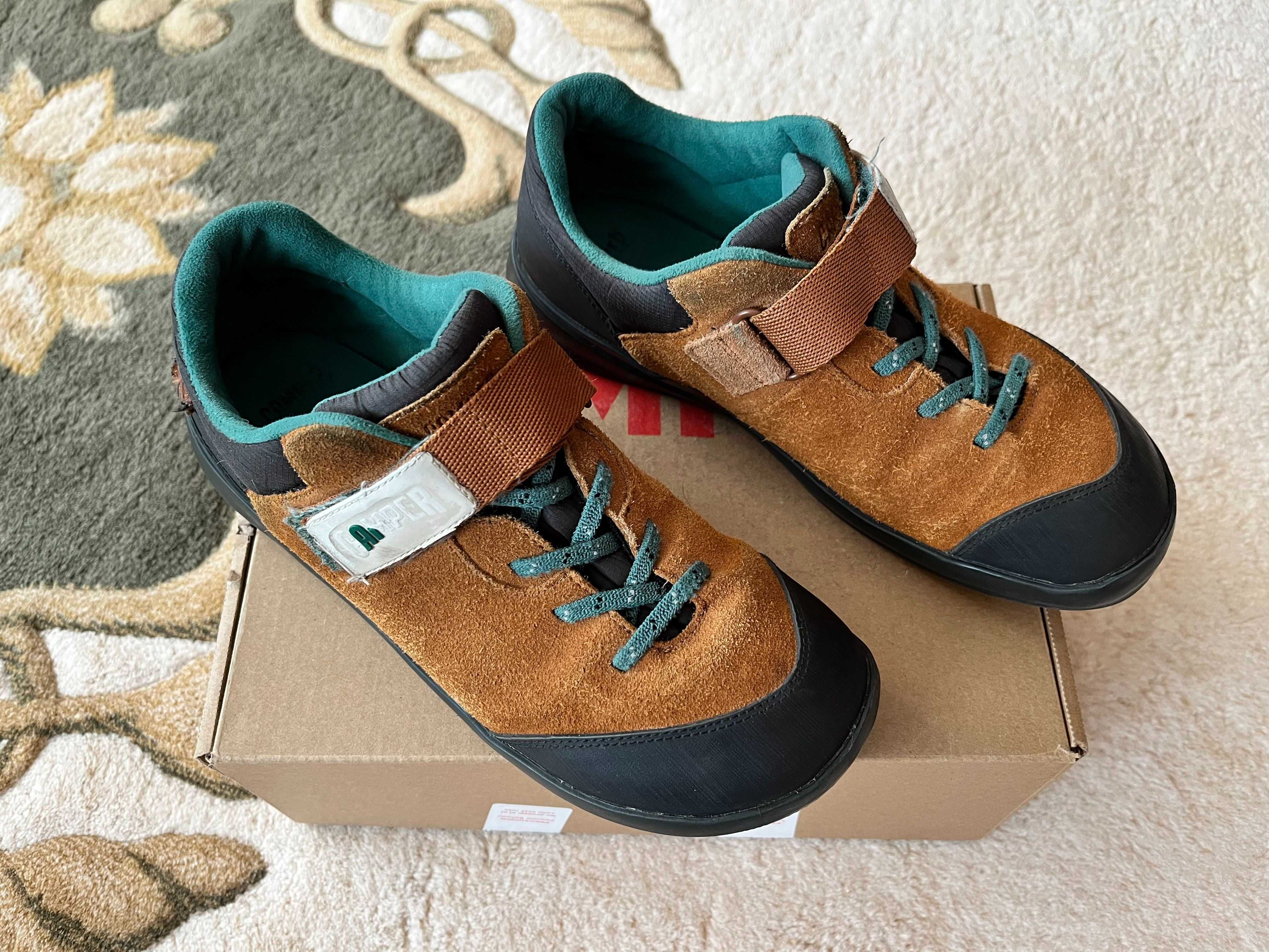 Vand pantofi sport pentru copii, marca Camper