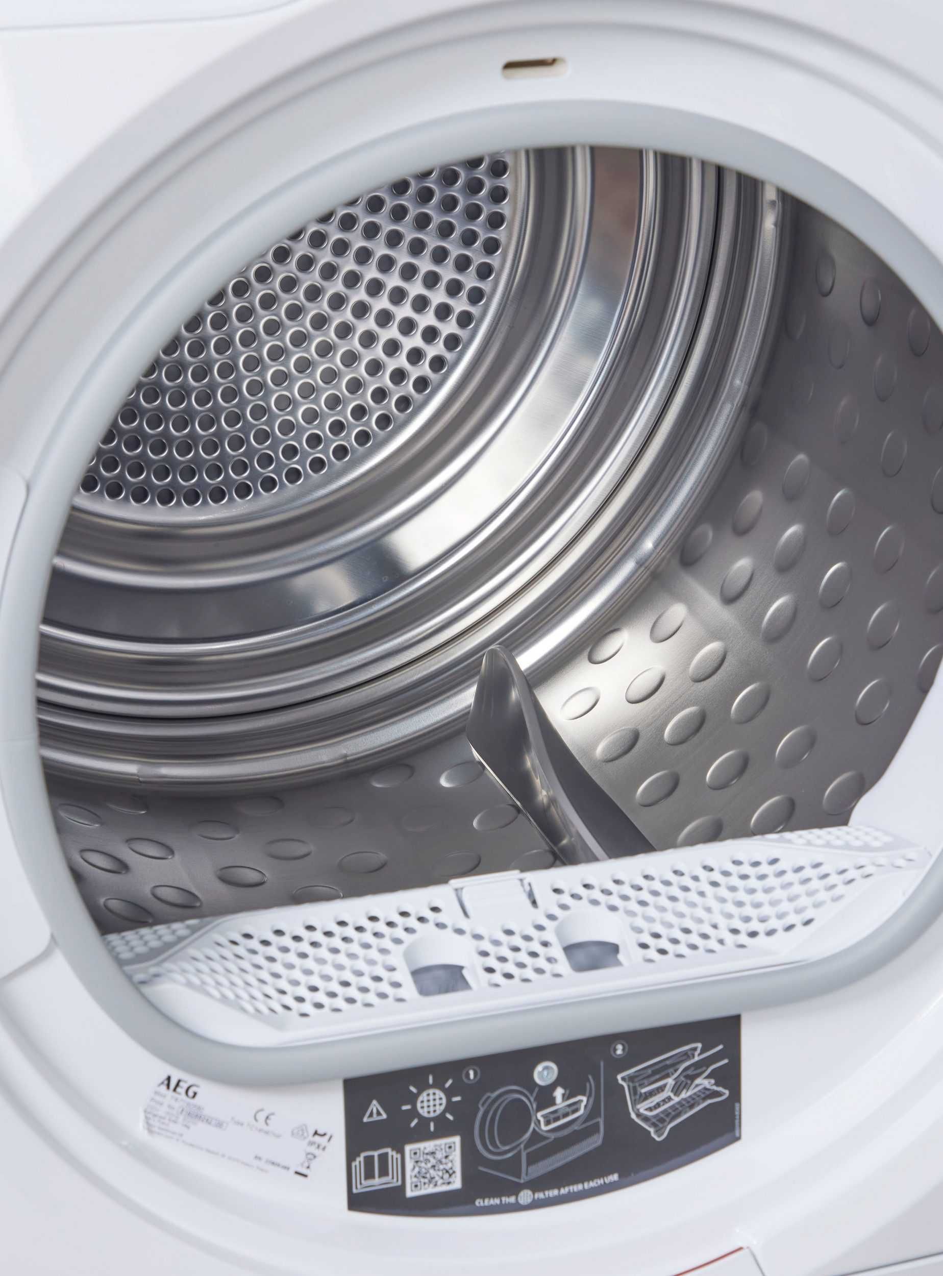 Сушилня с термопомпа AEG TR7T60589