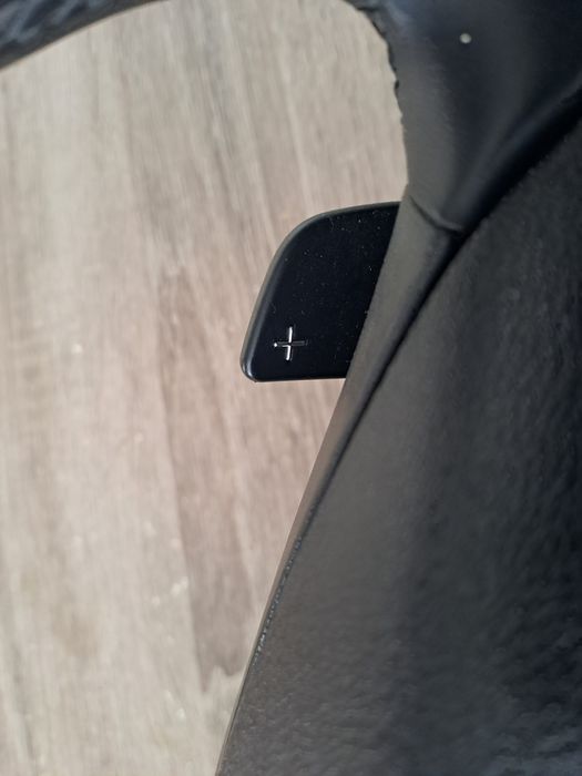 Волан за Мерцедес W212 с еърбег и пера.