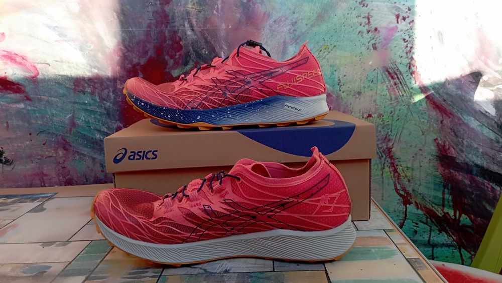 Дамски маратонки ASICS FUJISPEED