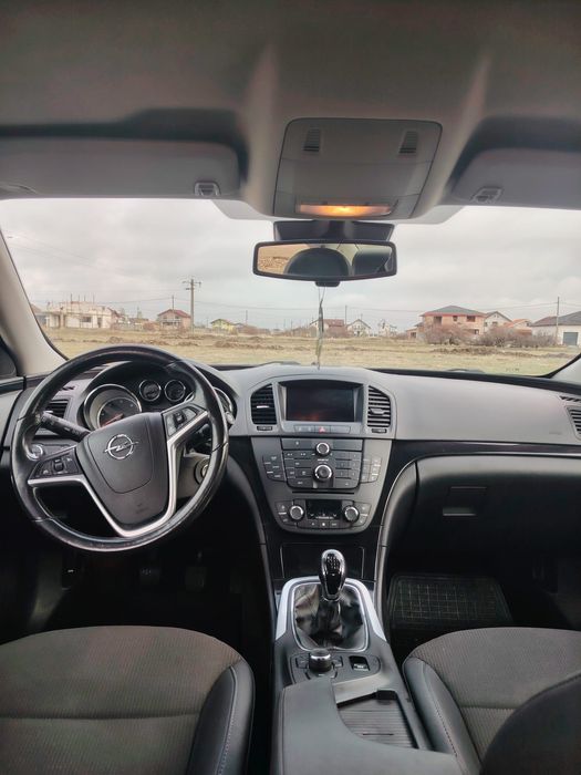 Vând Opel Insignia