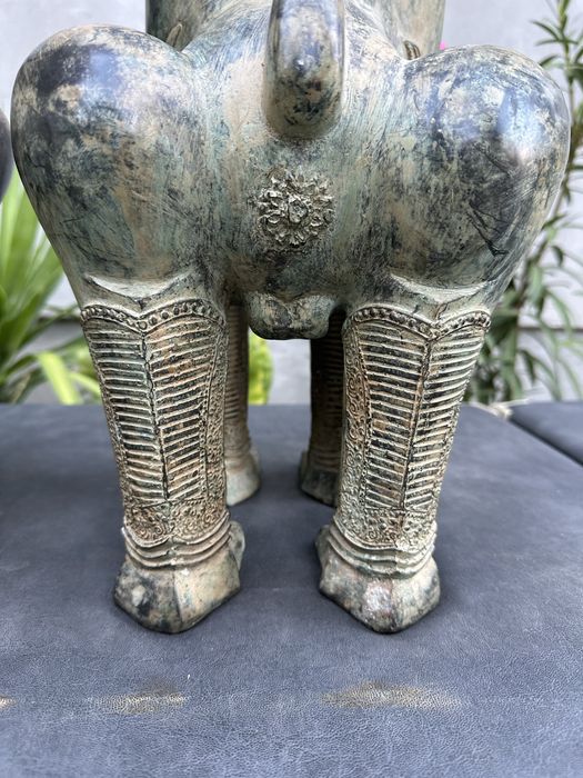 Pereche de lei antici thailandezi din bronz