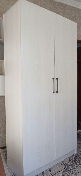 шкаф сотилади янги