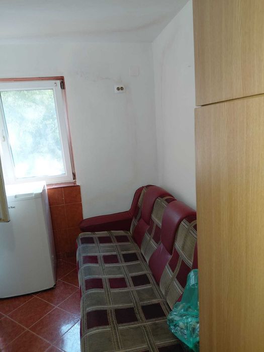 Garsoniera cet inchiriat