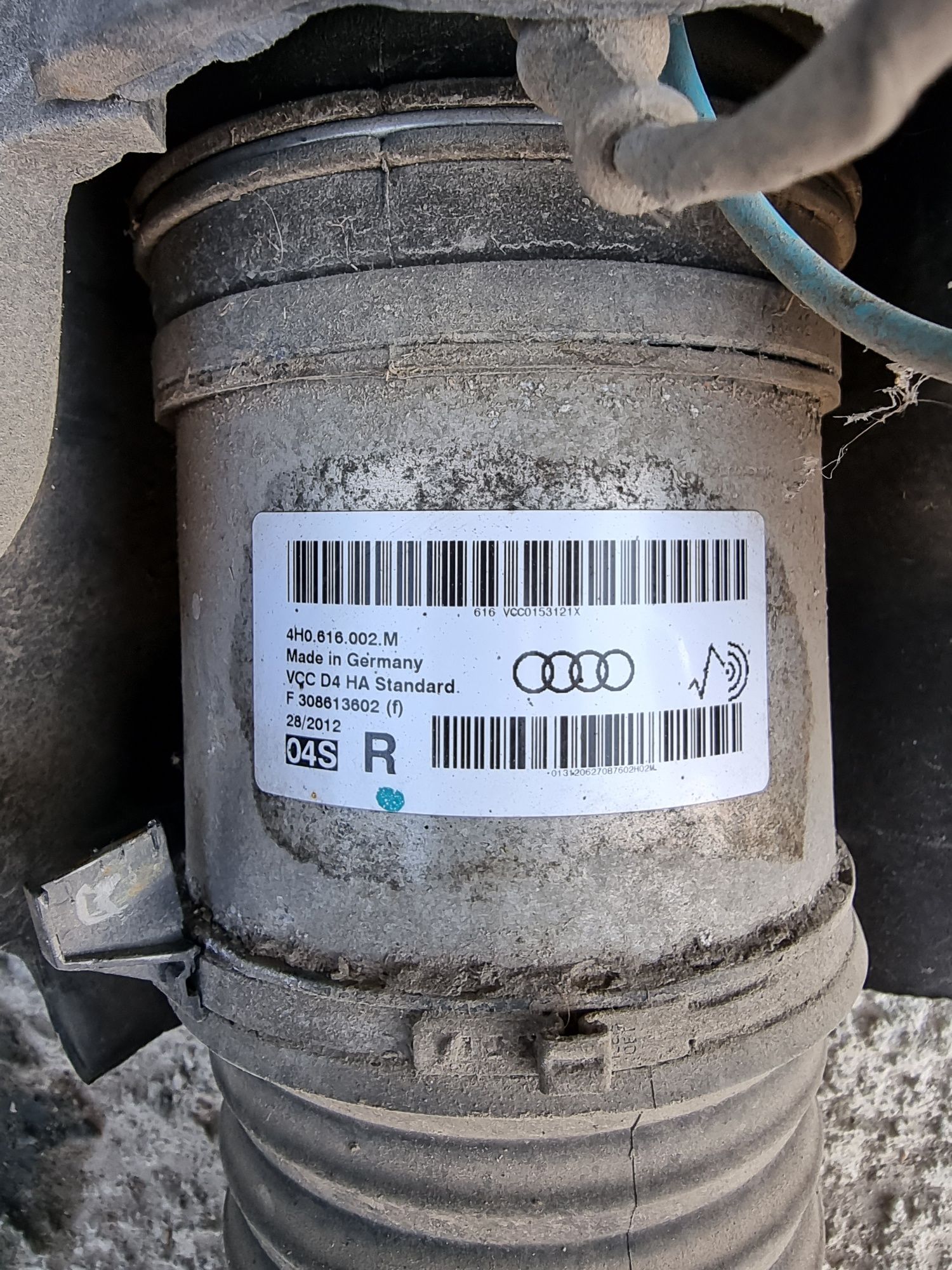 perna aer spate audi a8 4h dreapta