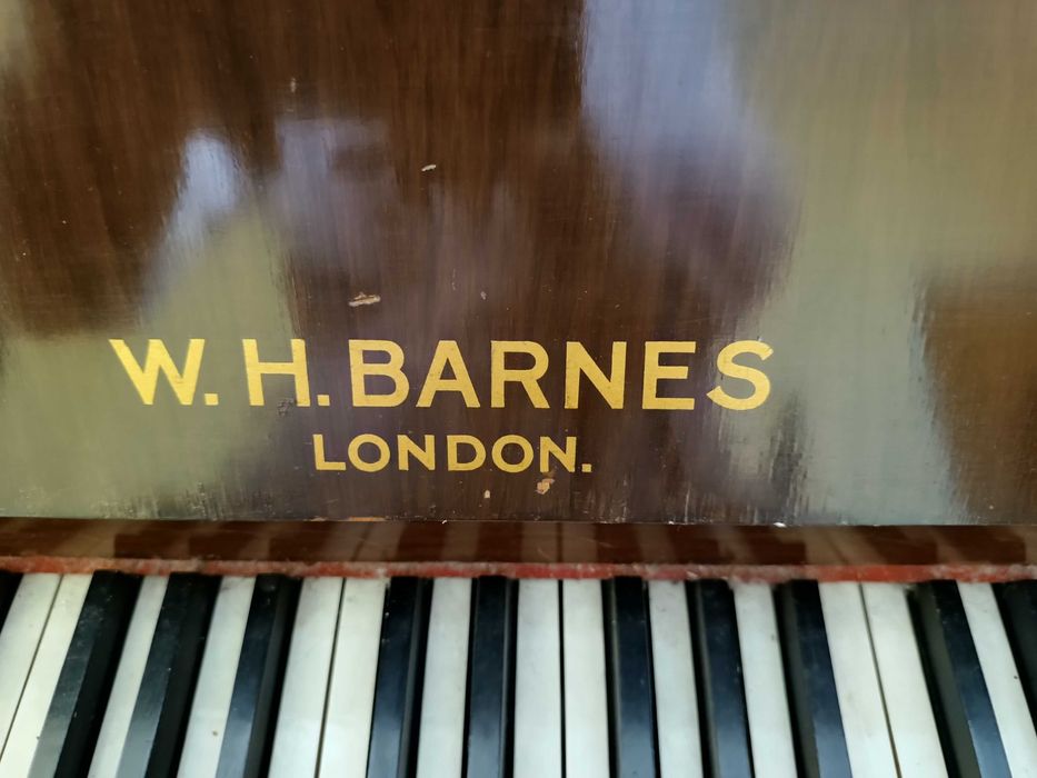 Пиано Barnes неизползвано