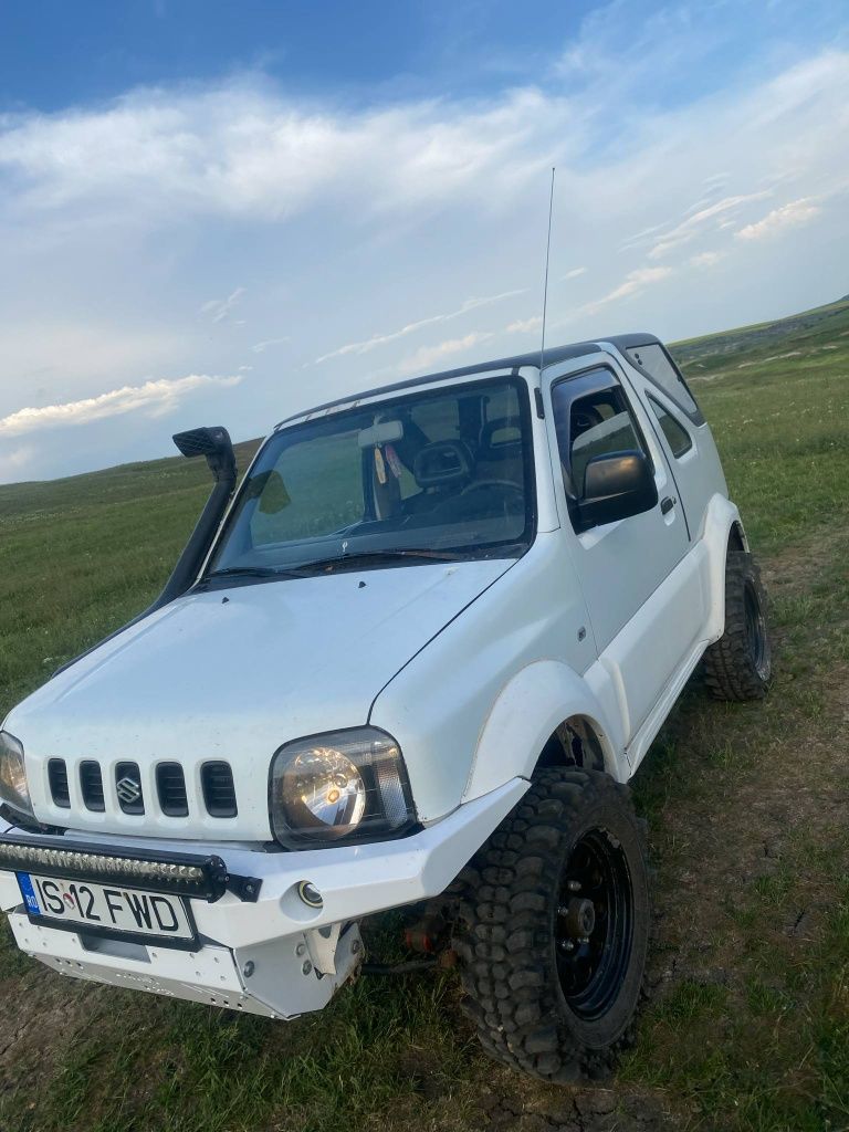 Vând suzuki jimny