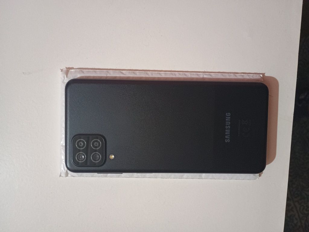 Vând telefon Samsung Galaxy A12 2024